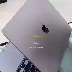 Apple   13-6 inch MacBookair 2020 core  i7with appleCore i7(space Cilver  color)16GB unif in Ethiopia